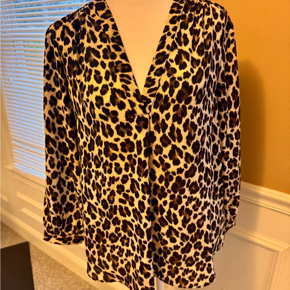 Vince Camuto animal print blouse (size: M)